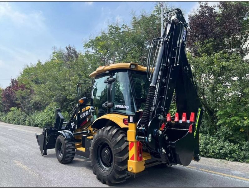 Buldoexcavator tip JCB cu Motor Euro V