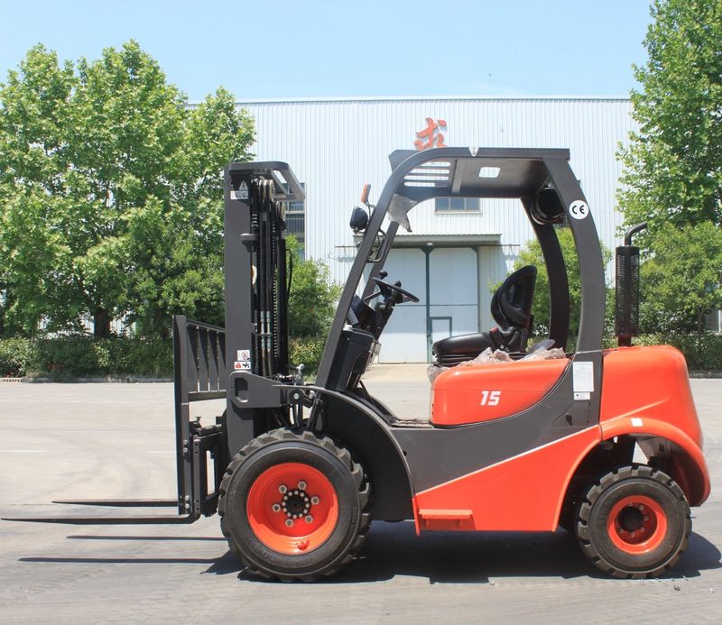 Stivuitor Teren Accidentat 1.5T 2WD