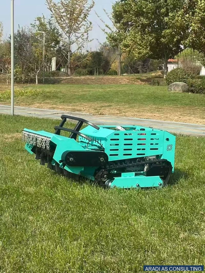 Cositor Robot Telecomandat pe Șenile