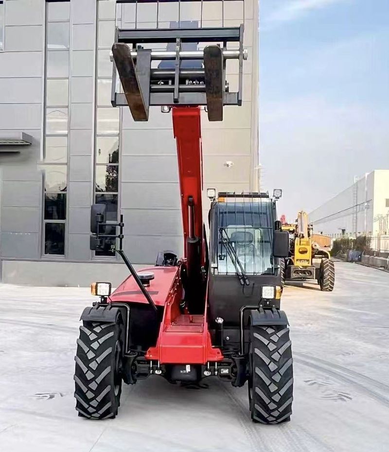 Telehandler Multifuncțional