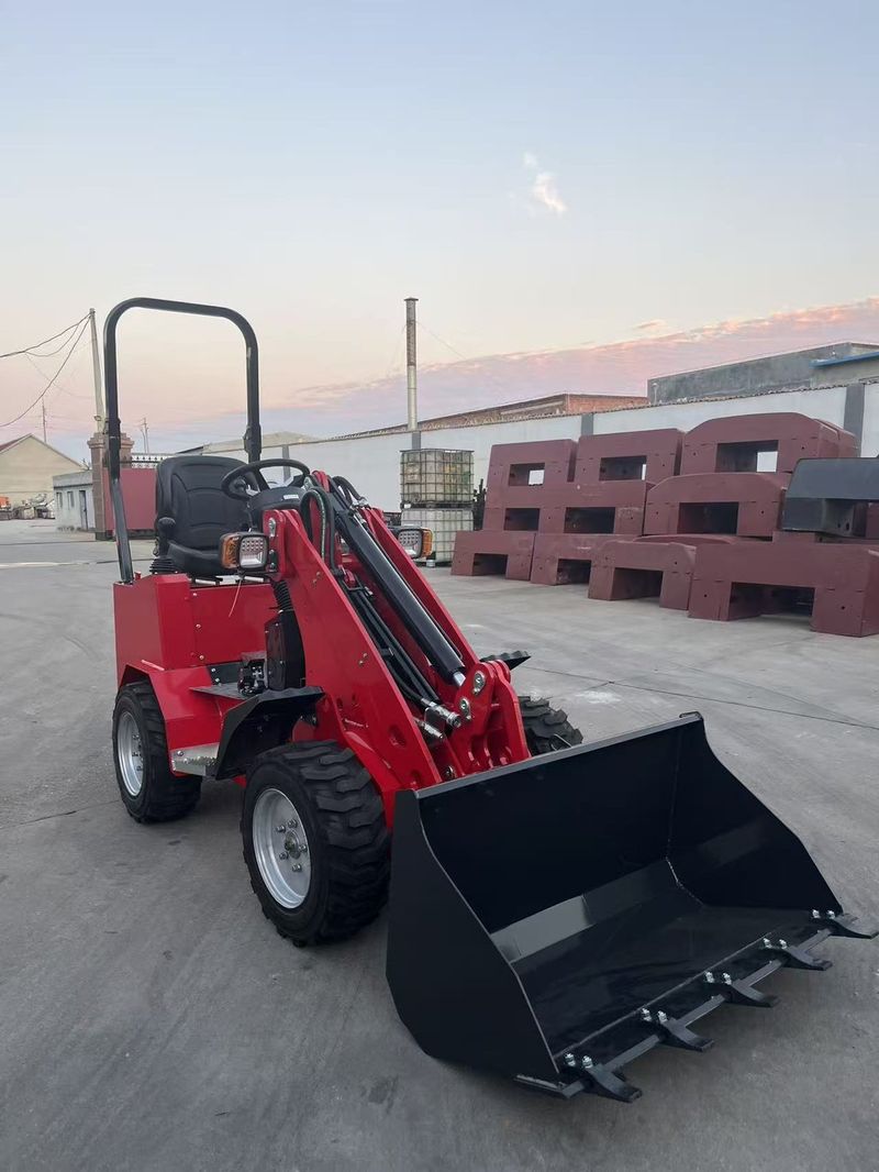 Incarcator Frontal 0.3m3 / 600kg Euro V