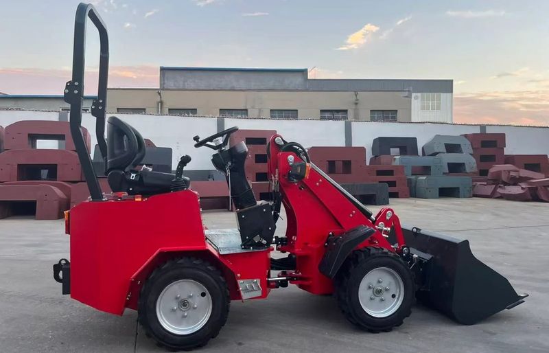 Incarcator Frontal 0.3m3 / 600kg Euro V